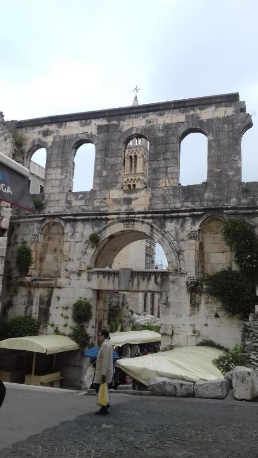 Inchy Accommodation - In The Center Of Diocletian'S Palace สปลิท ภายนอก รูปภาพ