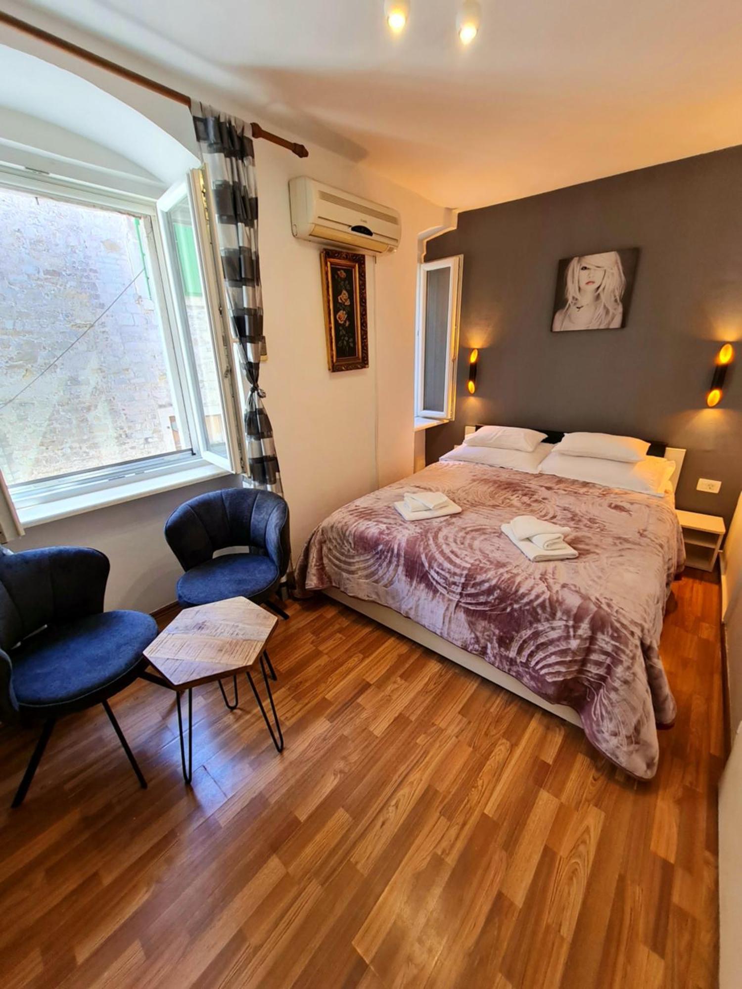 Inchy Accommodation - In The Center Of Diocletian'S Palace สปลิท ภายนอก รูปภาพ