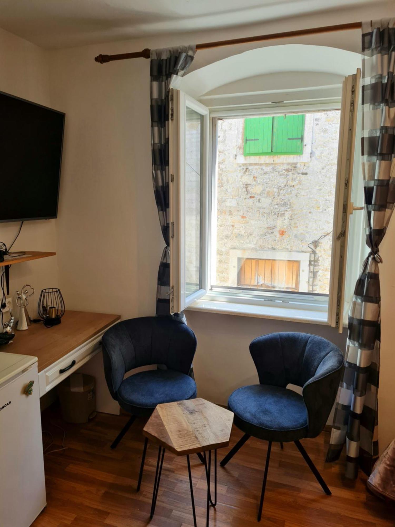 Inchy Accommodation - In The Center Of Diocletian'S Palace สปลิท ภายนอก รูปภาพ